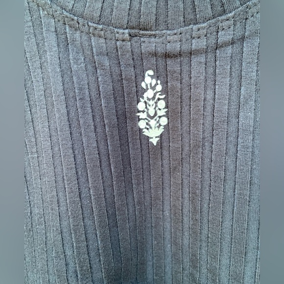 NWT Free People FP Movement Raw Hem Ribbed Cropped Scooped Neck Tank - Picture 3 of 5